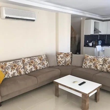 4 Bedrooms Bluehomes